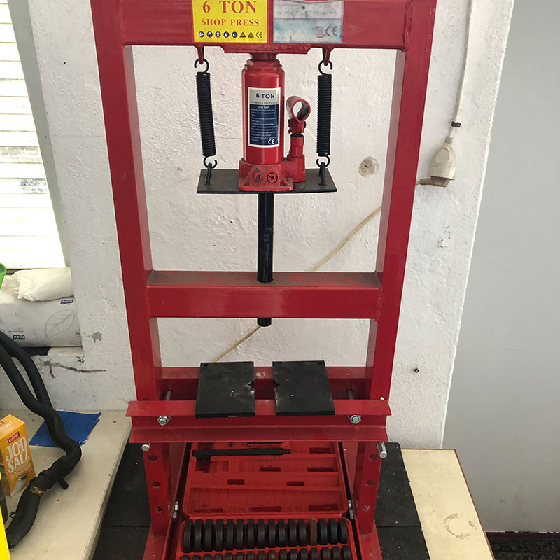 Hydraulikpresse (6t)